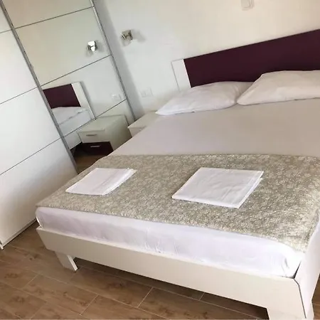 Arijana S Pogledom Na Za 6 Osoba Apartamento