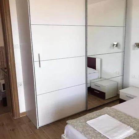Apartamento Arijana S Pogledom Na Za 6 Osoba