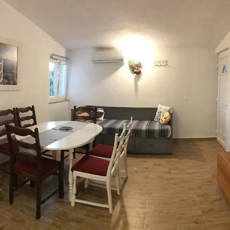 Arijana S Pogledom Na Za 6 Osoba Apartamento