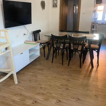 Arijana S Pogledom Na Za 6 Osoba Pakostane