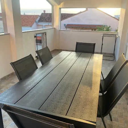 Apartment Arijana S Pogledom Na Za 6 Osoba