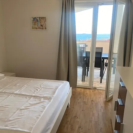 Arijana S Pogledom Na Za 6 Osoba Apartment Pakostane